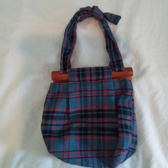 MADE IN BERMUDA FOR SMITH'S TARTAN PLAID WOOL VINTAGE STRAP HANDBAG WOOD CLOSURE - Picture 1 of 6